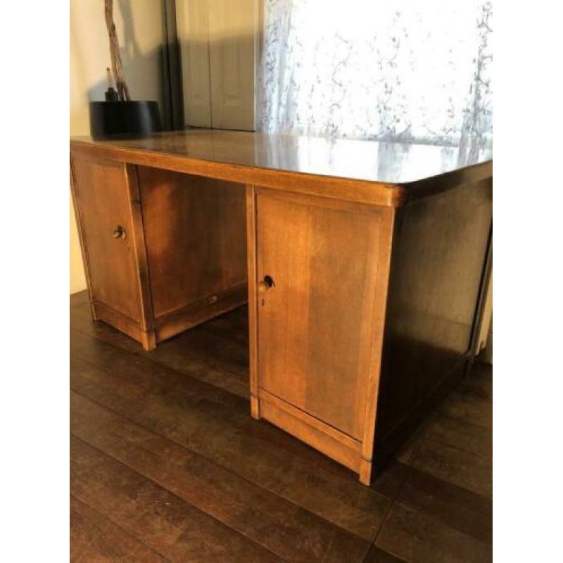 Bureau, Amsterdamse school bureau