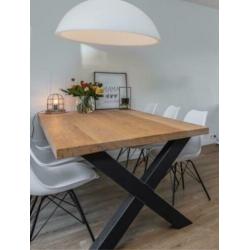 Zeer nette tafel + 6 stoelen te koop!