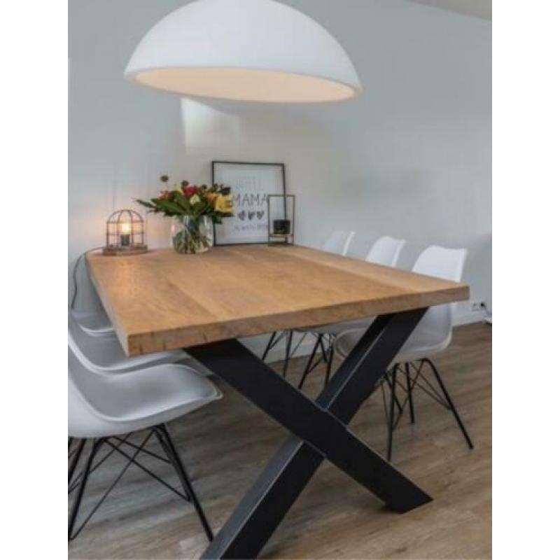 Zeer nette tafel + 6 stoelen te koop!