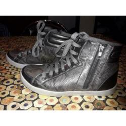 Leuke schoenen / gympen maat 40