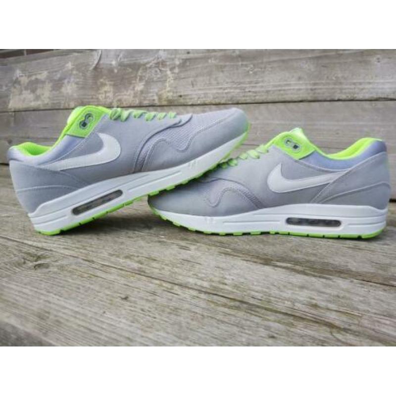 Air max 1 venom maat 46