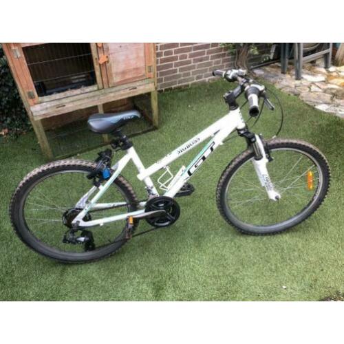 Stoere 24” MTB 21 versnellingen voor jaren fietsplezier