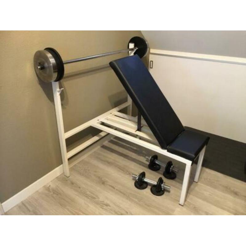 Te KOOP FITNESS APPARATUUR
