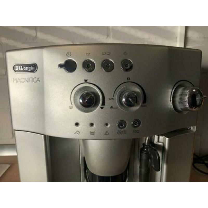 Delonghi Magnifica Volautomaat Koffiemachine ESAM 4200.S