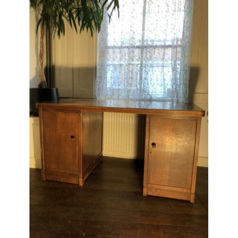 Bureau, Amsterdamse school bureau