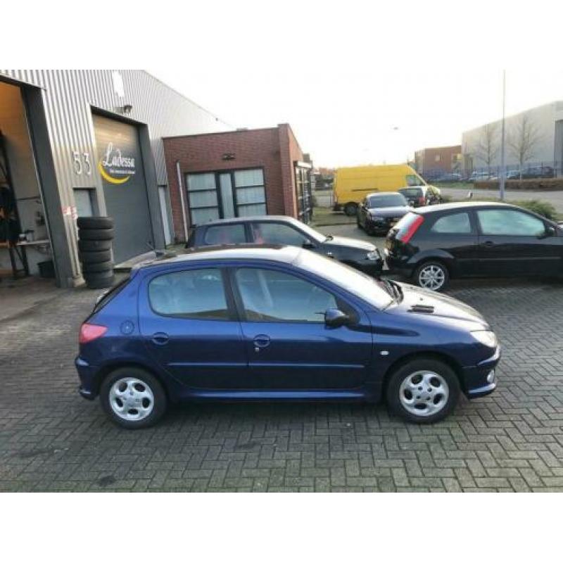 Peugeot 206 2.0 HDi X-line Airco El Ramen Cent Deur Verg. ZO