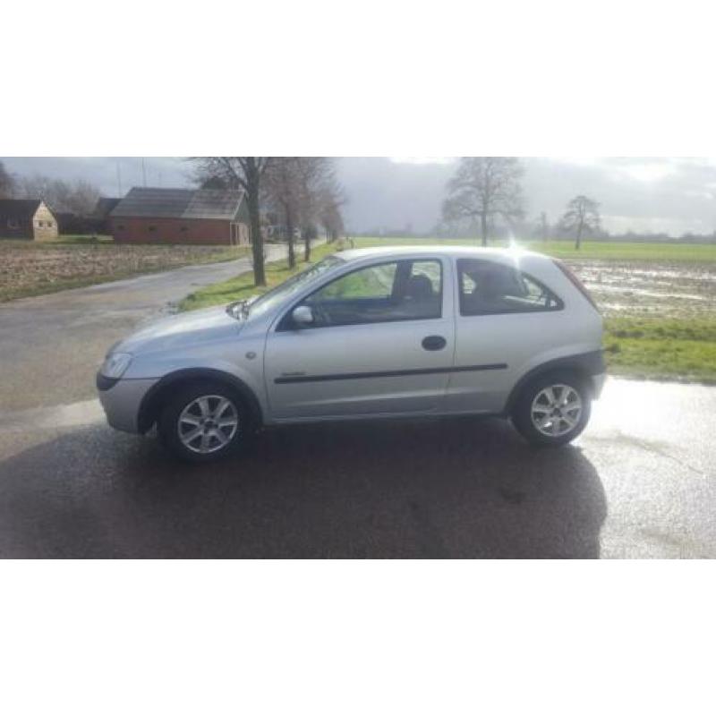 Opel Corsa 1.2 16V 3D 2002 Grijs
