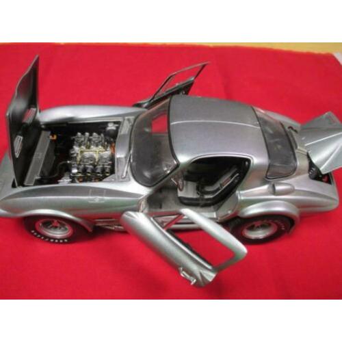 Racing Legends 1/18 Chevrolet Corvette