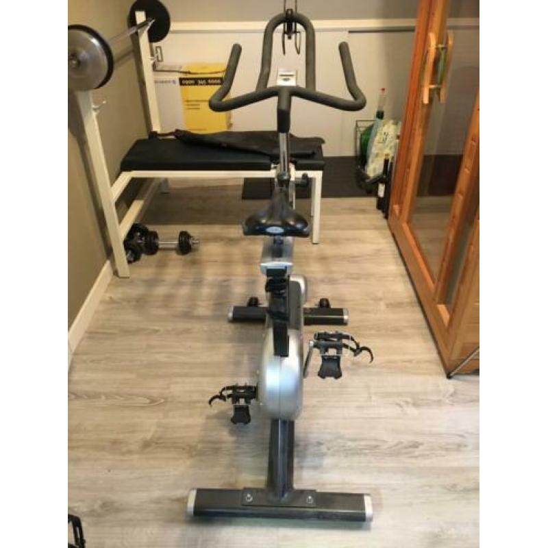 Te KOOP FITNESS APPARATUUR