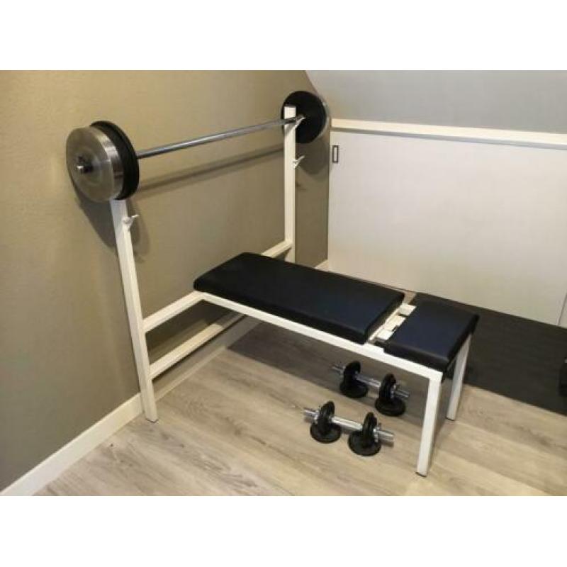 Te KOOP FITNESS APPARATUUR