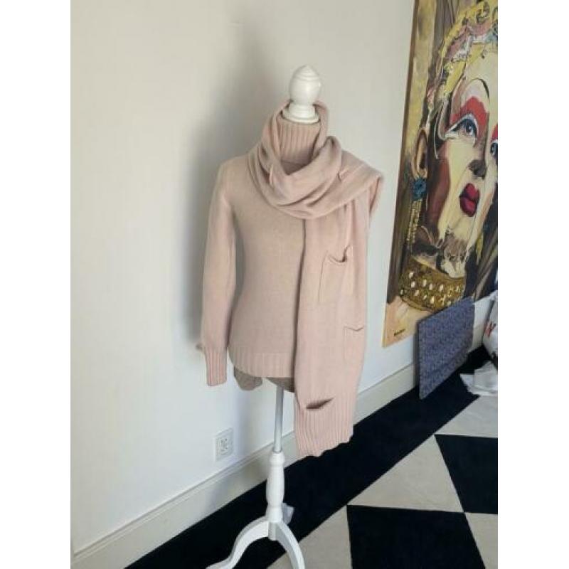 Patrizia Pepe trui met sjaal 36