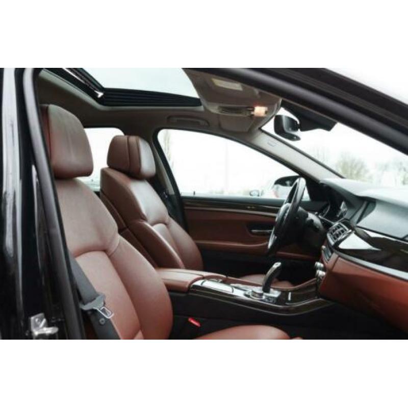 BMW 520i High Exec Leder/Panorama/18inch/Head-Up display