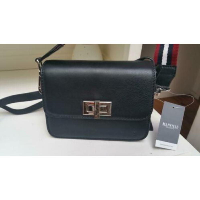 Zwart nieuwe leren Manfield schoudertas.