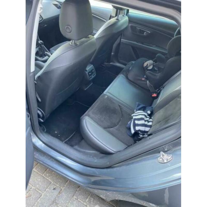 Seat Leon 1.6 TDI 81KW ST 2014 Grijs