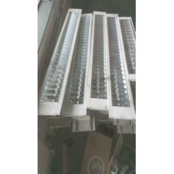 TL-armaturen PHILIPS HF incl.1x 58W buis €10,-