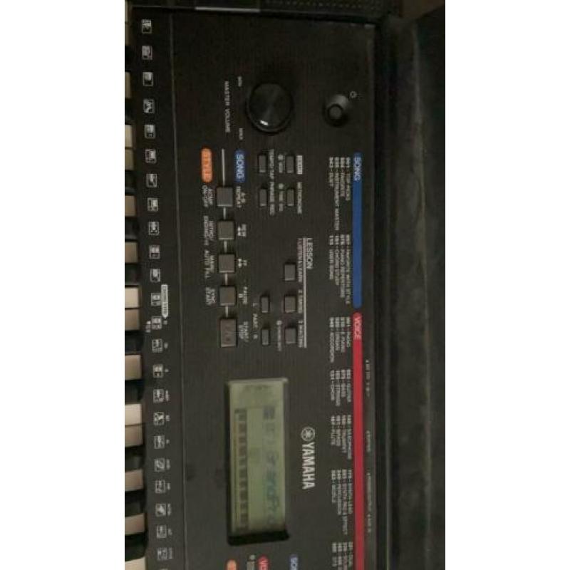 YAMAHA PSR-E263 Keyboard