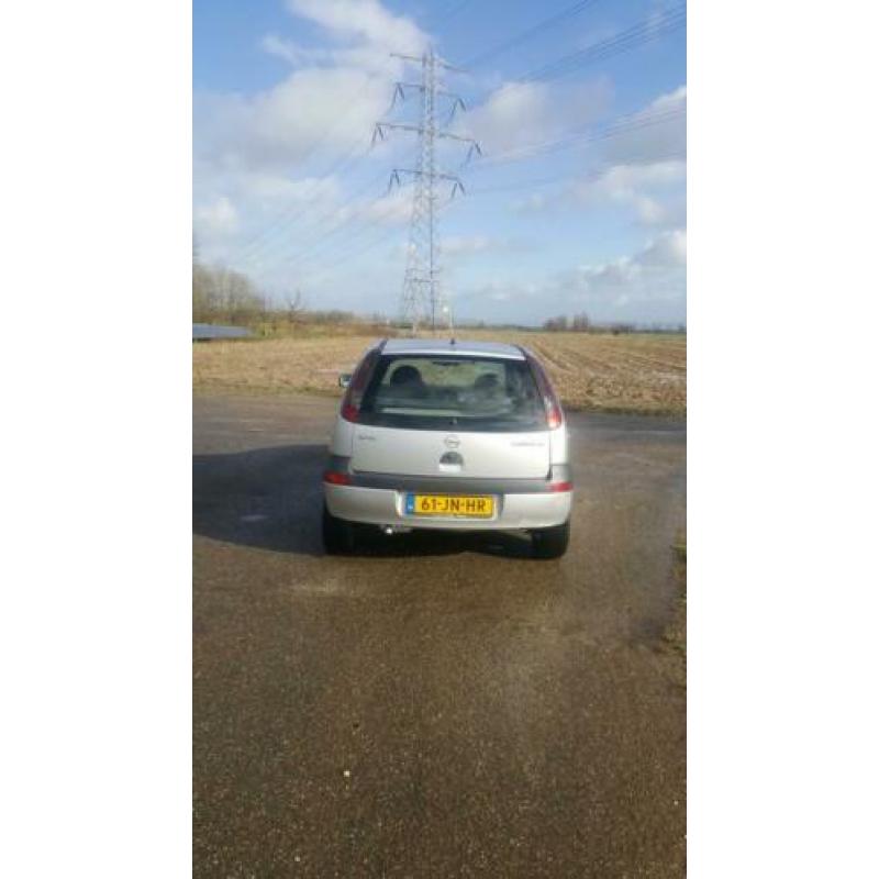 Opel Corsa 1.2 16V 3D 2002 Grijs