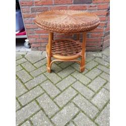 rotan bijzet tafel