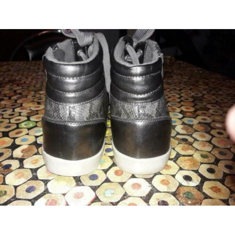Leuke schoenen / gympen maat 40
