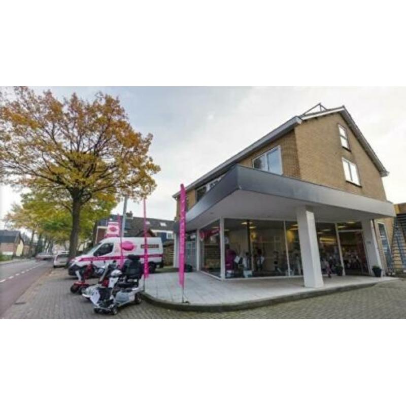 Tweedehands papegaai, bedheffer op vloerstatief - 156705