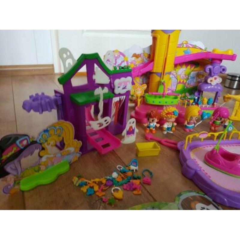 Pinypons pretpark met 4 poppetjes
