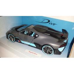 Bburago 1:18 Bugatti Divo bouwjaar 2018 mattgrijs/blauw