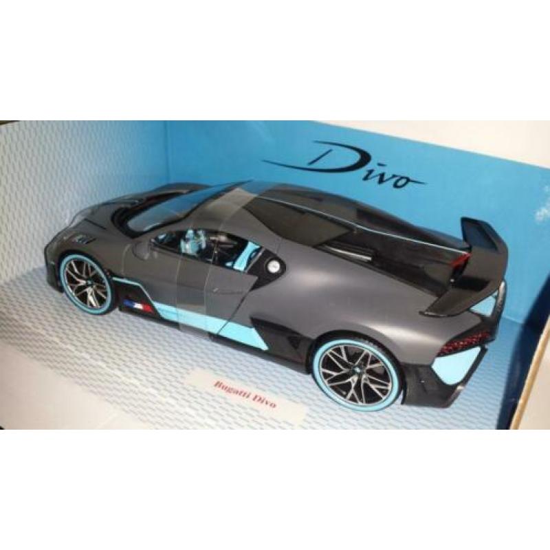 Bburago 1:18 Bugatti Divo bouwjaar 2018 mattgrijs/blauw