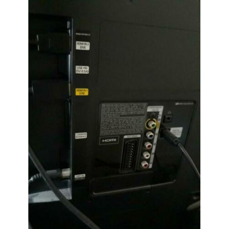 Nette Samsung UE39F5000 39 inch Full HD TV