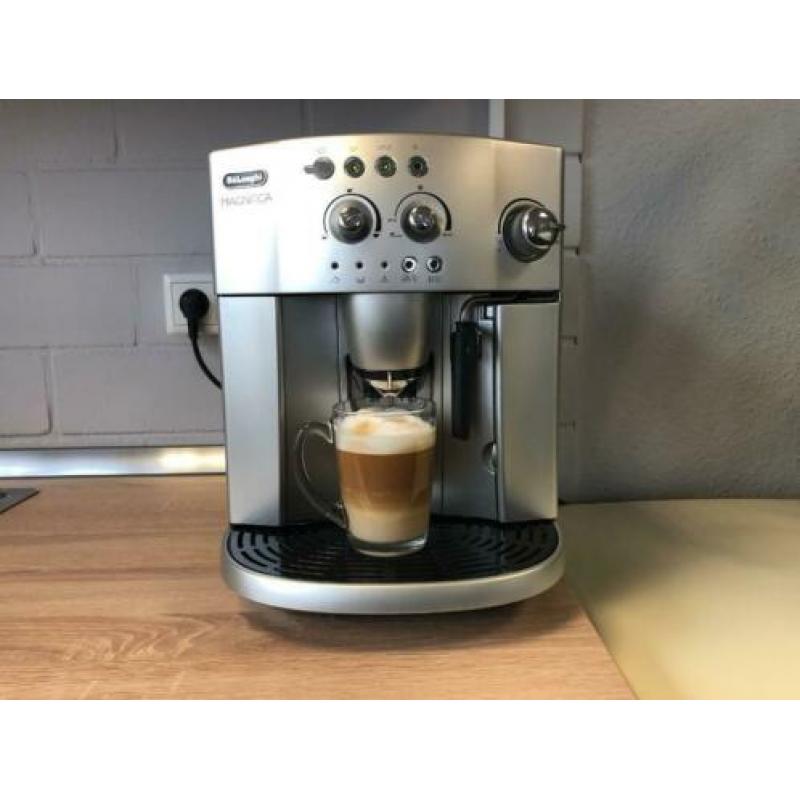 Delonghi Magnifica Volautomaat Koffiemachine ESAM 4200.S