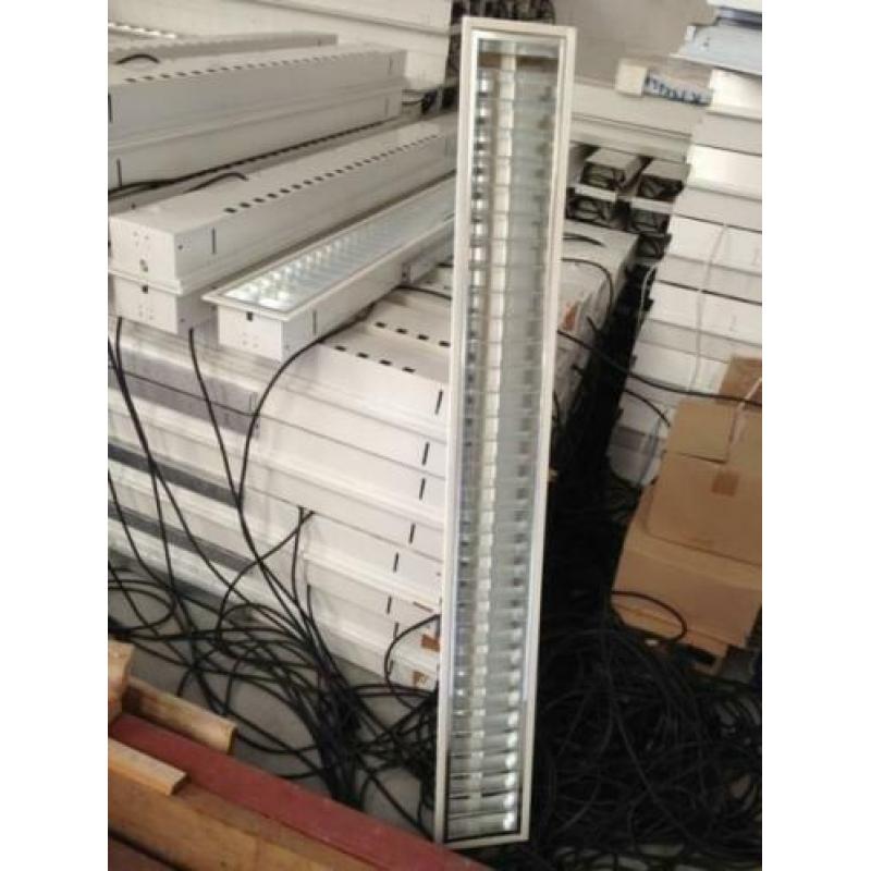 TL-armaturen PHILIPS HF incl.1x 58W buis €10,-