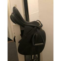 Prestige topdressage en Daaleman vzh zadel zie beschrijving