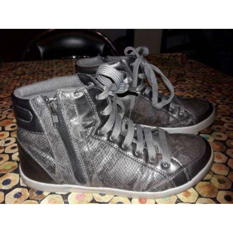 Leuke schoenen / gympen maat 40