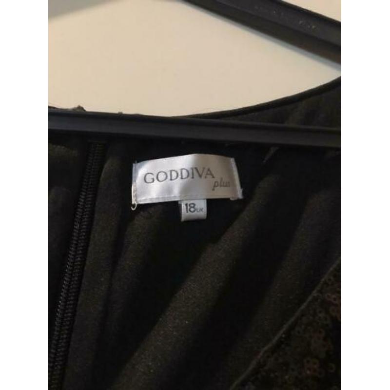 Laatste ?? galajurk te koop nieuw met V decolleté