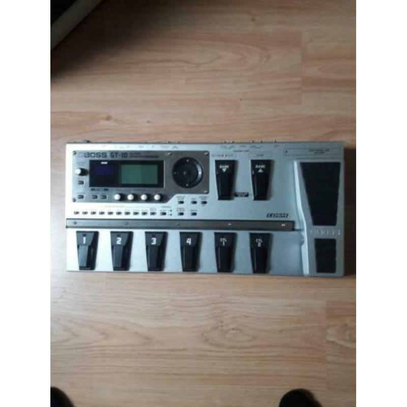 Ruilen/koop boss gt10 izgst met adapter en doos en gebruiksa