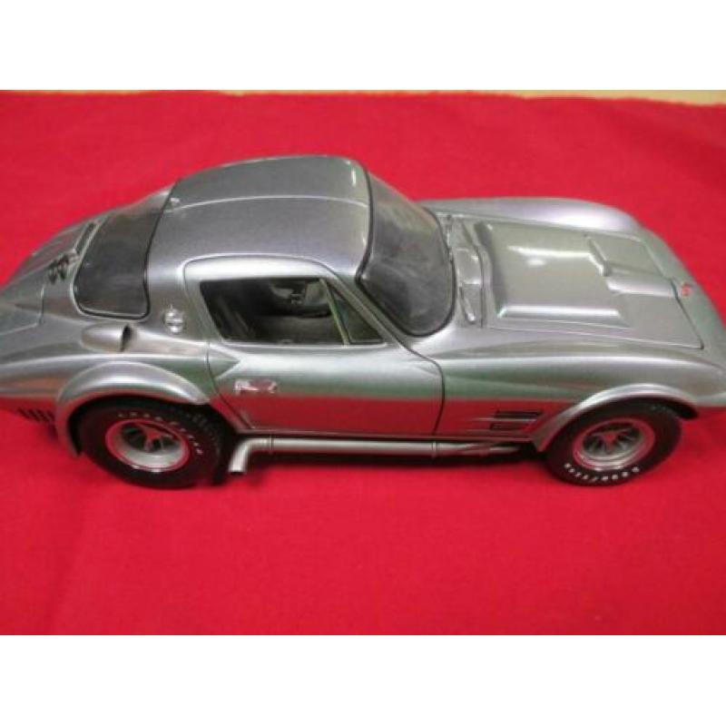 Racing Legends 1/18 Chevrolet Corvette