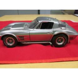 Racing Legends 1/18 Chevrolet Corvette