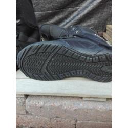 Snowboard met bindingen en evt schoenen