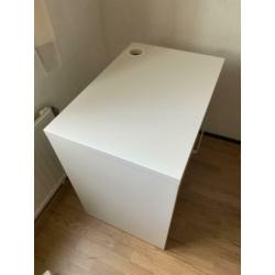 Klein bureau en bureaustoel Ikea
