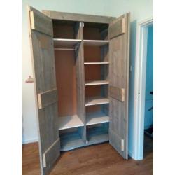 Mooie en stevige meubels van steigerhout.