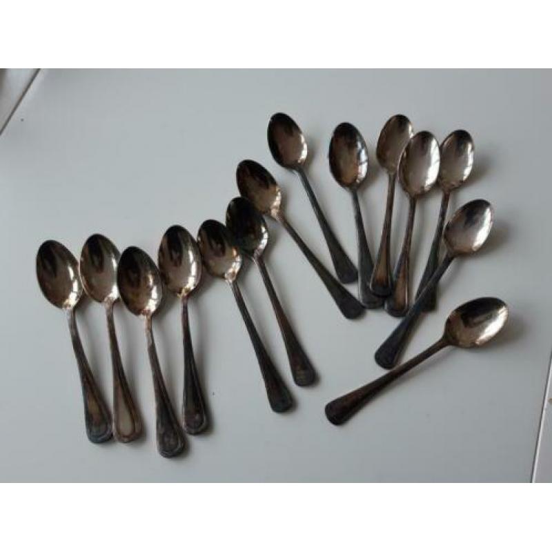 14 verzilverde dessert lepels