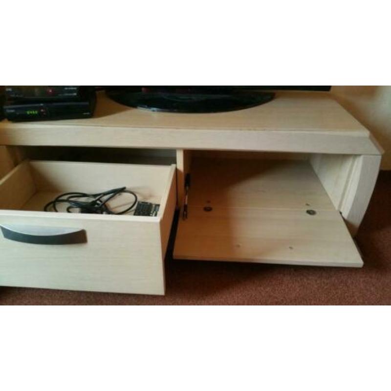 Mooi tv kast 128cm lang 47cm breed