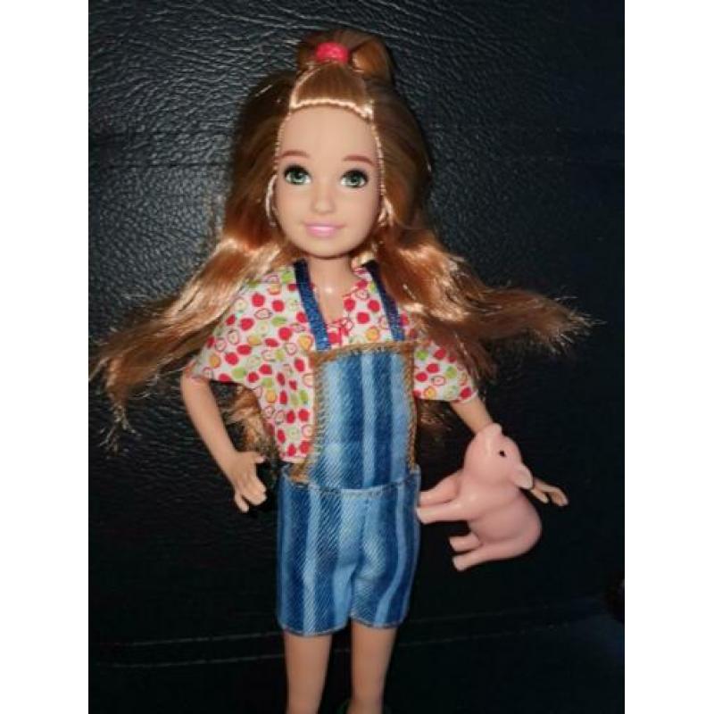 Barbie stacie farm met biggetje