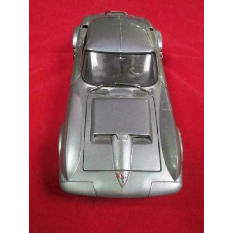 Racing Legends 1/18 Chevrolet Corvette