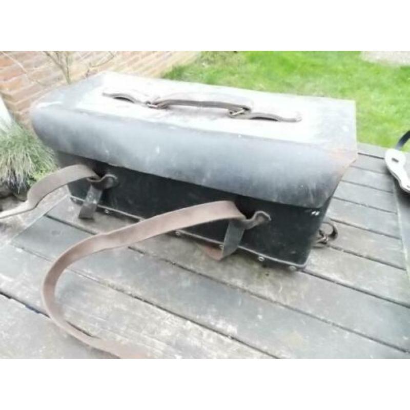 dik vet leer leren gereedschapstag vintage met leren riemen