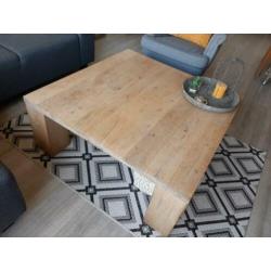 Eiken salontafel 1 meter bij 1 meter