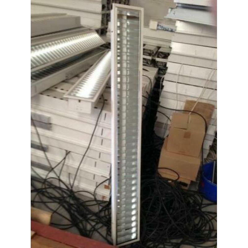 TL-armaturen PHILIPS HF incl.1x 58W buis €10,-