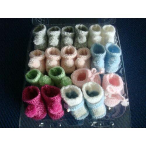 Poppenkleertjes - Vele maten POPPENSLOFJES/PANTOFFELTJES