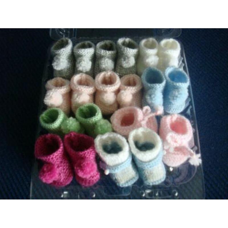 Poppenkleertjes - Vele maten POPPENSLOFJES/PANTOFFELTJES