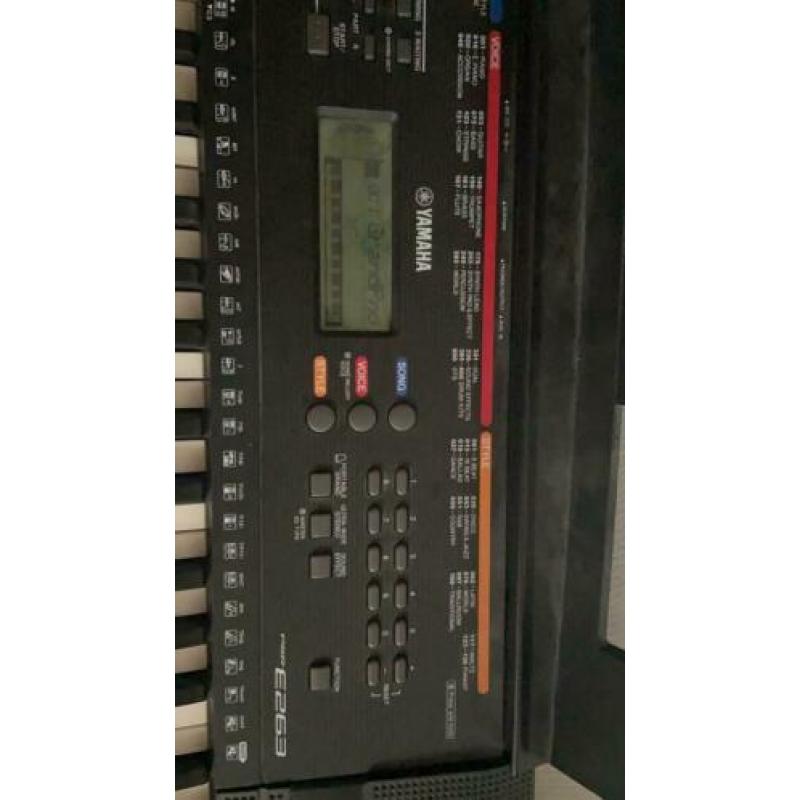 YAMAHA PSR-E263 Keyboard
