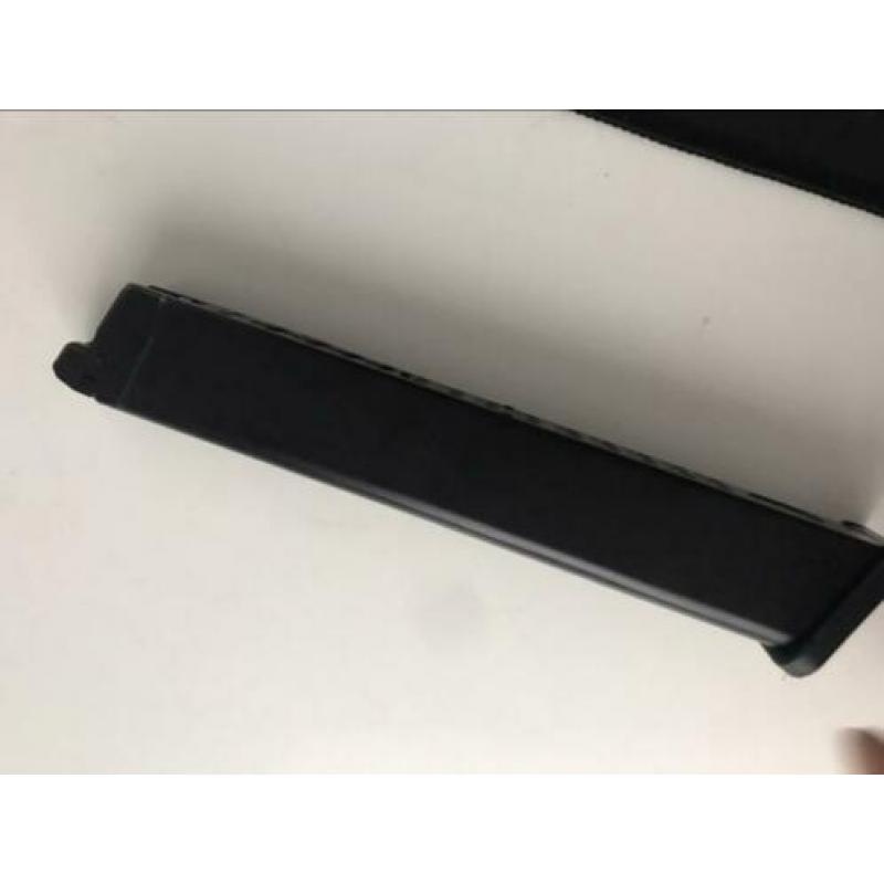 Glock WE18c extended mag x2